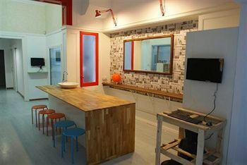 Hip Hostal *